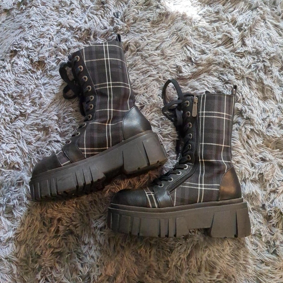 Killstar Shoes - Killstar Kick The Bucket Black Plaid Platform Combat Boots